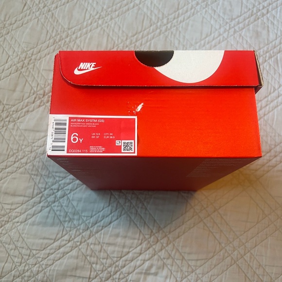 Nike Air Max SYSTM, White/Black/Barely Volt/Vintage Green, size 6Y (NIB) - Picture 11 of 11